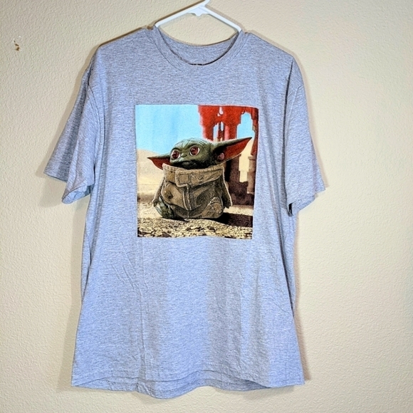 Baby Yoda Grey T-Shirt from Hot Topic - Picture 1 of 3